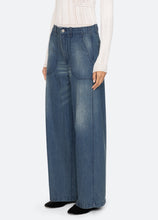 Load image into Gallery viewer, Amari Jeans