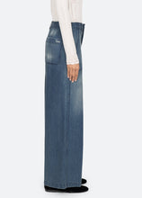 Load image into Gallery viewer, Amari Jeans