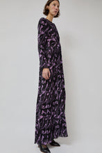 Load image into Gallery viewer, INSHADE Long Sleeve Crimped Chiffon Dress in Lilac and Black Abstract