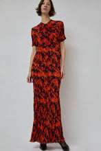 Load image into Gallery viewer, INSHADE Short Sleeve Crimped Chiffon Dress in Red and Bordeaux Floral